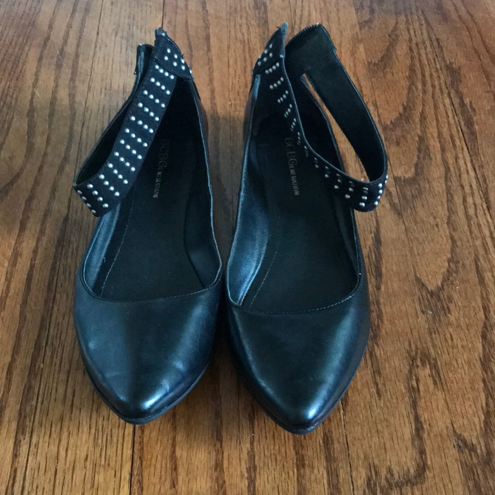 Shoes - Picture 2 of 4